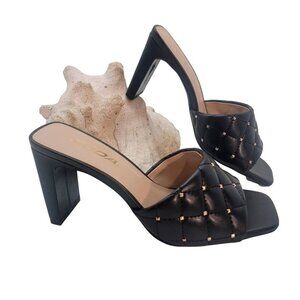 Woman's Soda Black Quilted Sandals